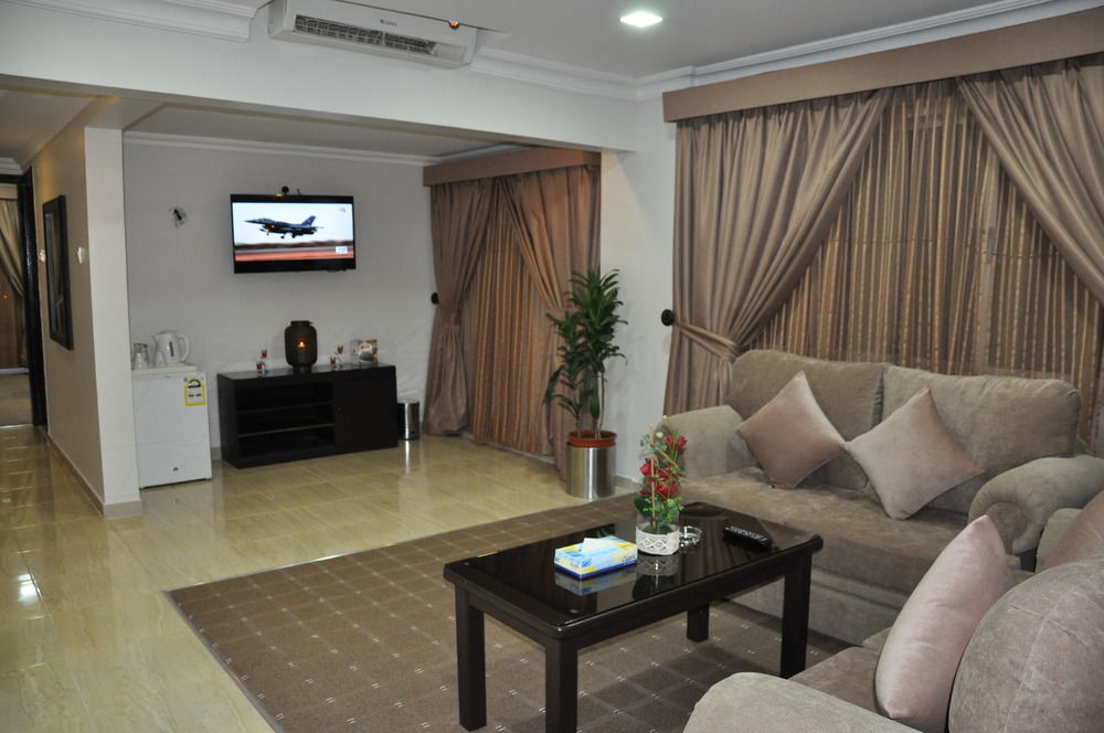 Oyo 411 Moon Hotel Dammam Exterior foto